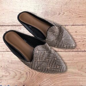 Universal Thread shoes